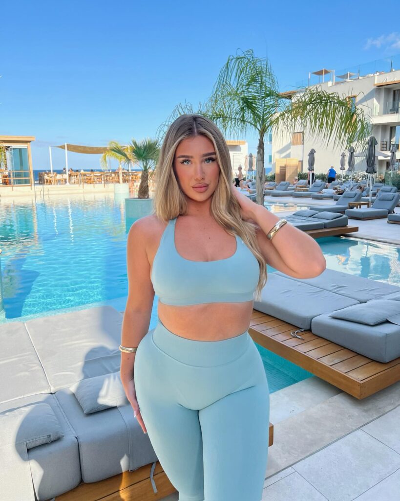Chloe Welsh: Age, Career, Height, Net Worth & More