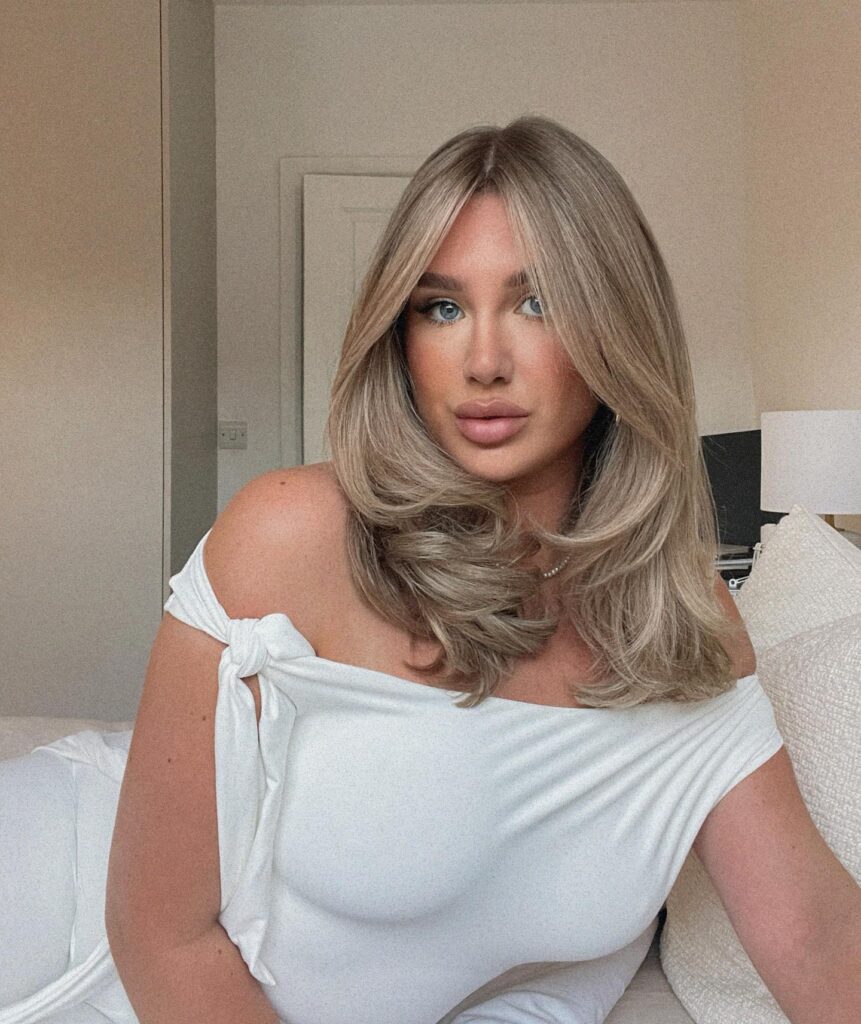 Chloe Welsh: Age, Career, Height, Net Worth & More
